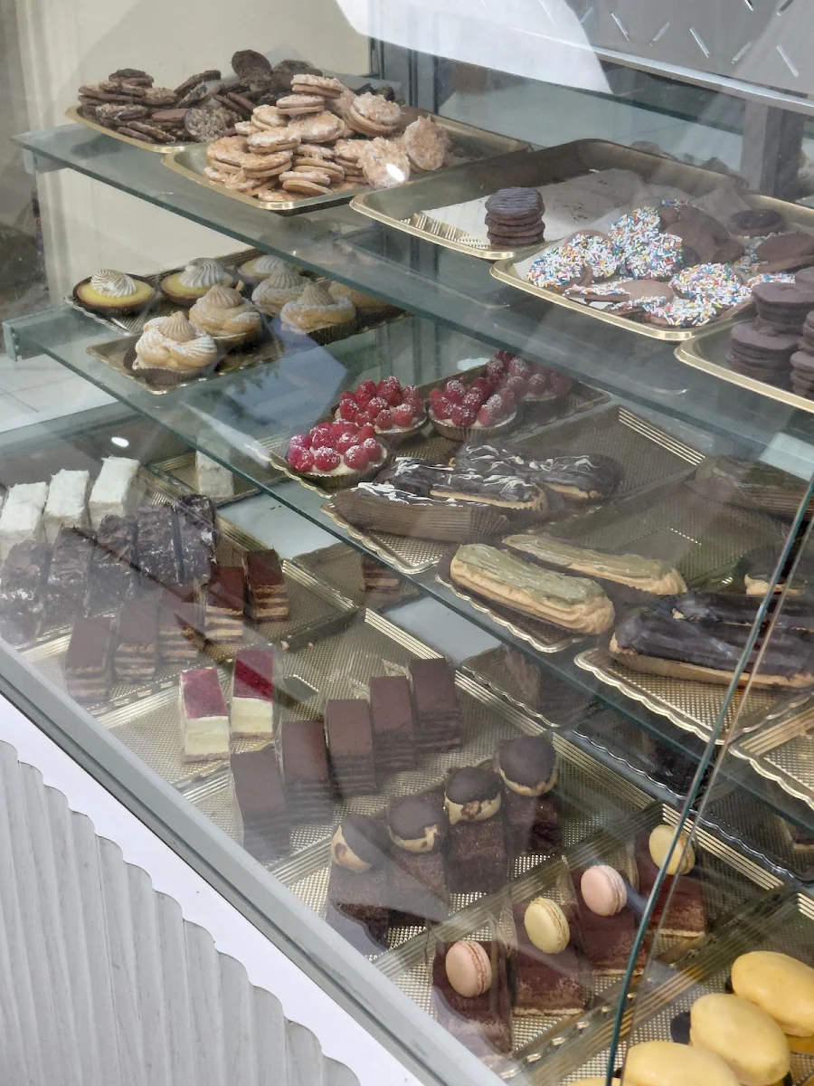 Vibe, Pâtisserie Olayan