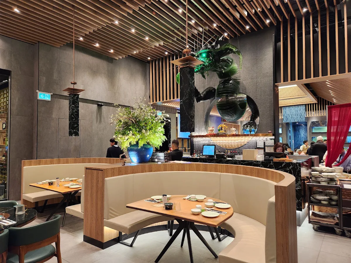 Vibe, The Queen Seafood Cuisine