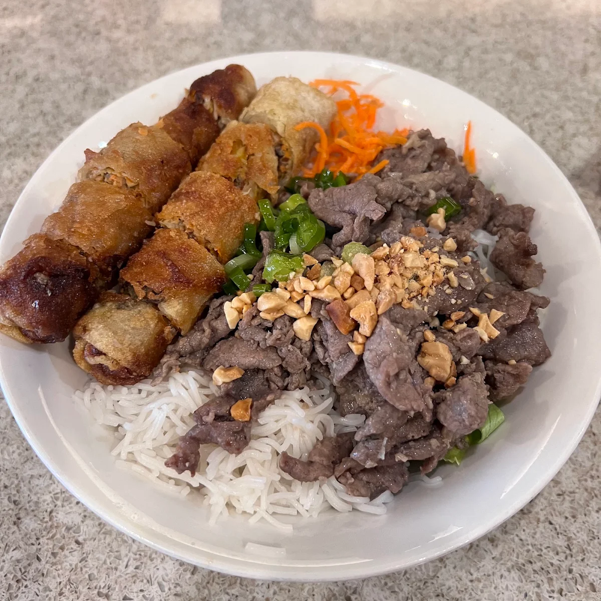 Food & drink, Summer Roll Restaurant