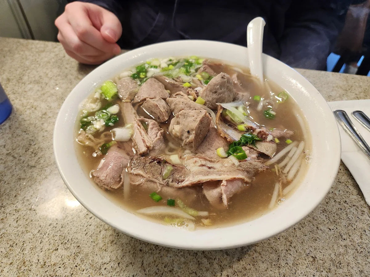 Food & drink, Summer Roll Restaurant