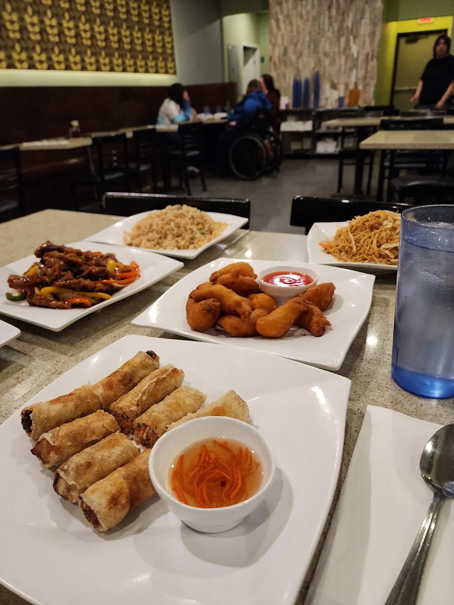 Food & drink, Summer Roll Restaurant