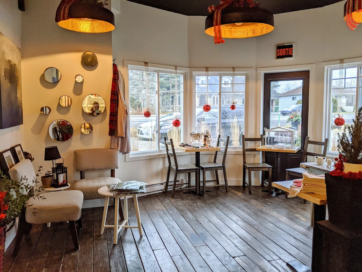 Vibe, LA Station Eastman - Café de village