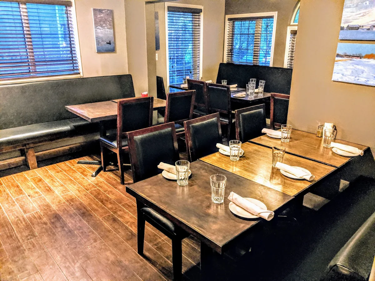 Vibe, Chaise Café & Lounge