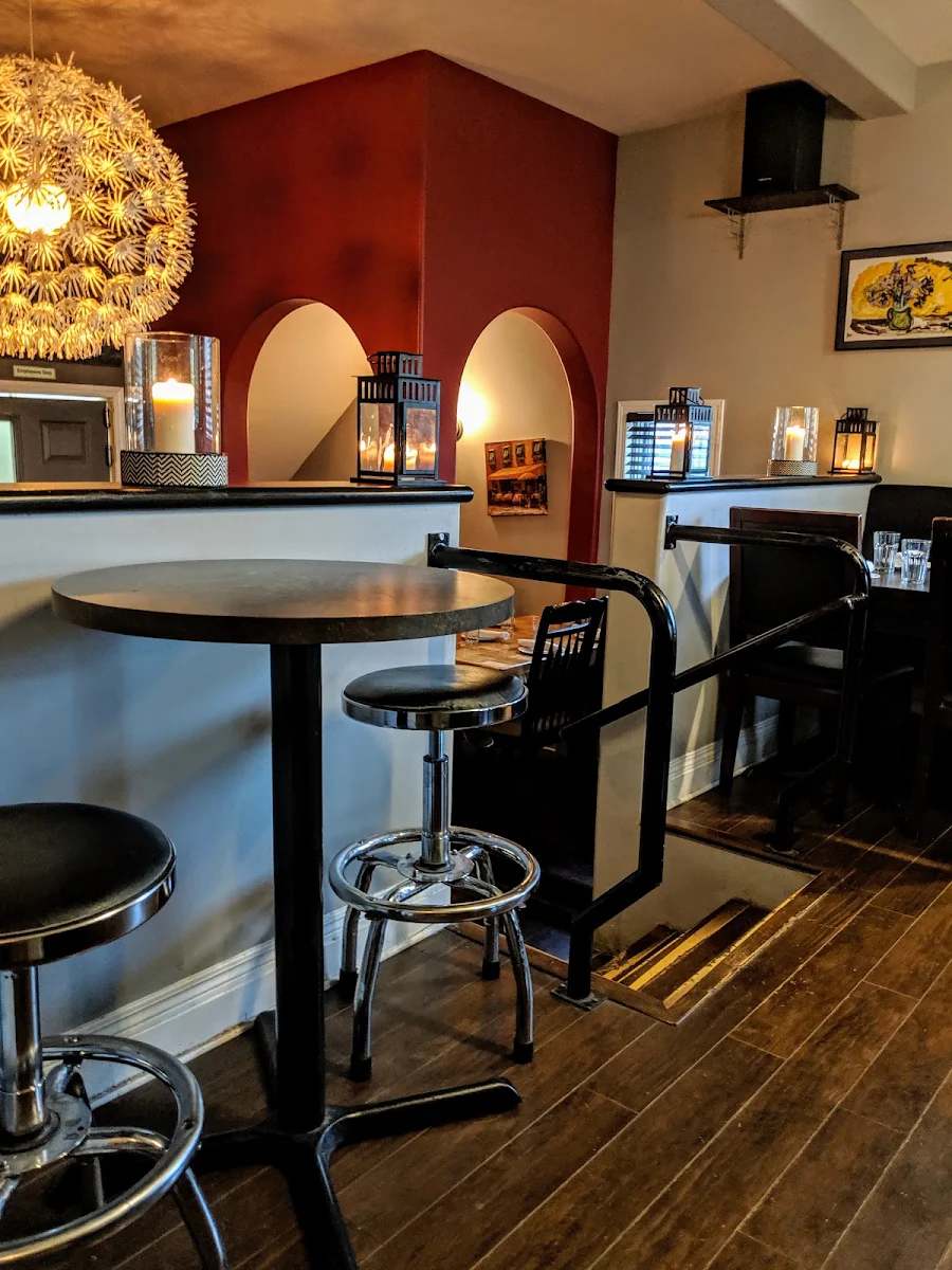 Vibe, Chaise Café & Lounge