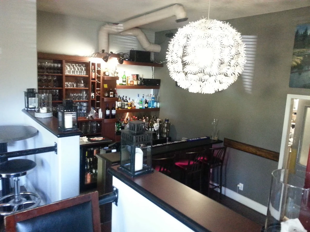 Vibe, Chaise Café & Lounge