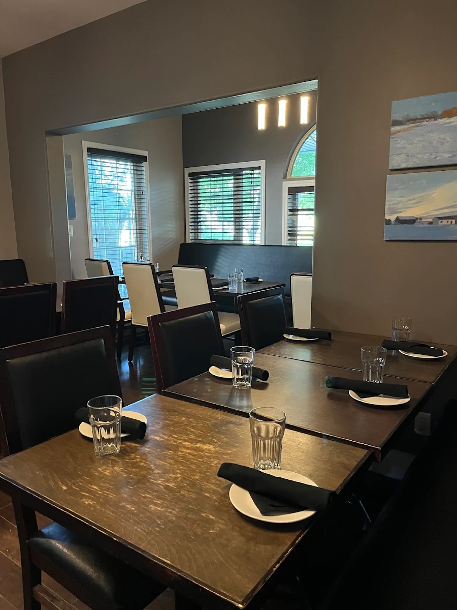 Vibe, Chaise Café & Lounge
