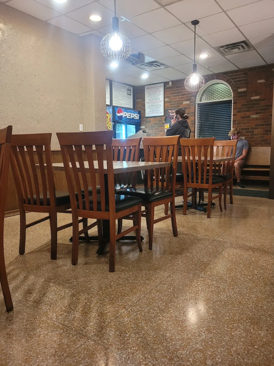Vibe, Frank's Pizzeria