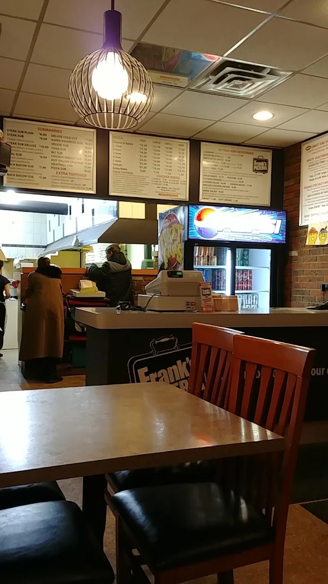 Vibe, Frank's Pizzeria