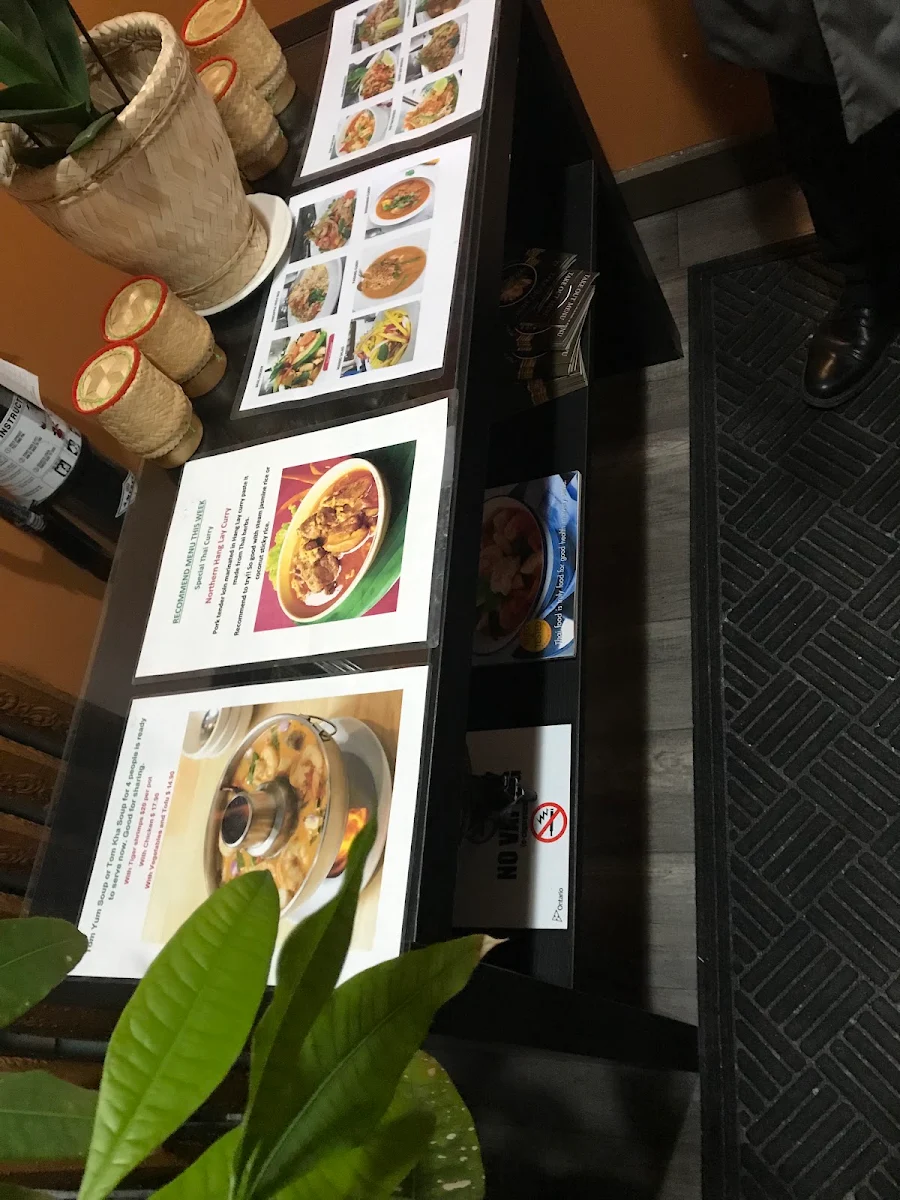 Menu, Eat Thai restaurant