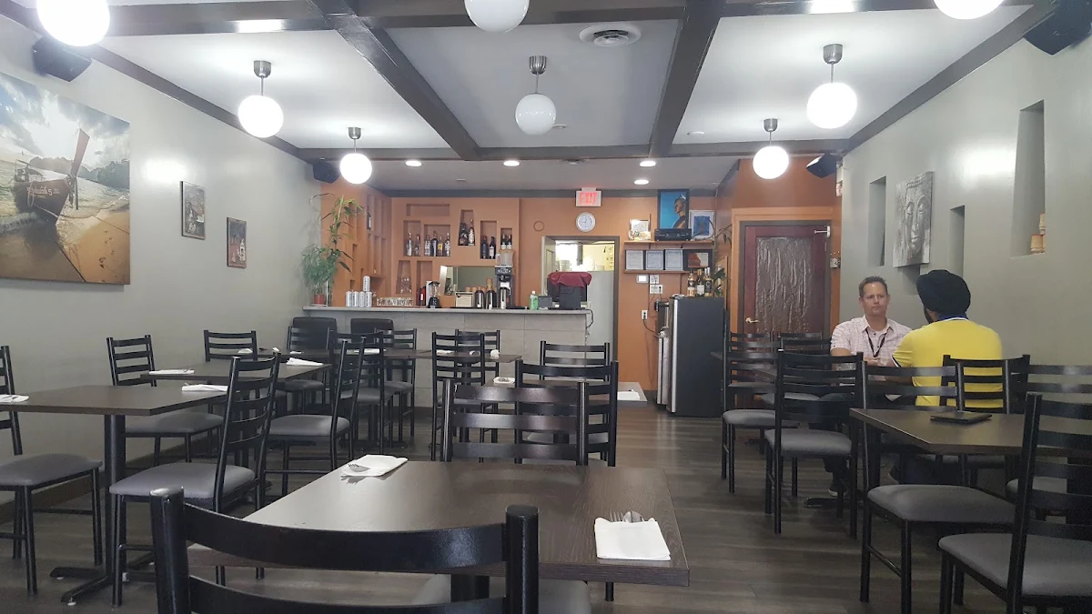 Vibe, Eat Thai restaurant