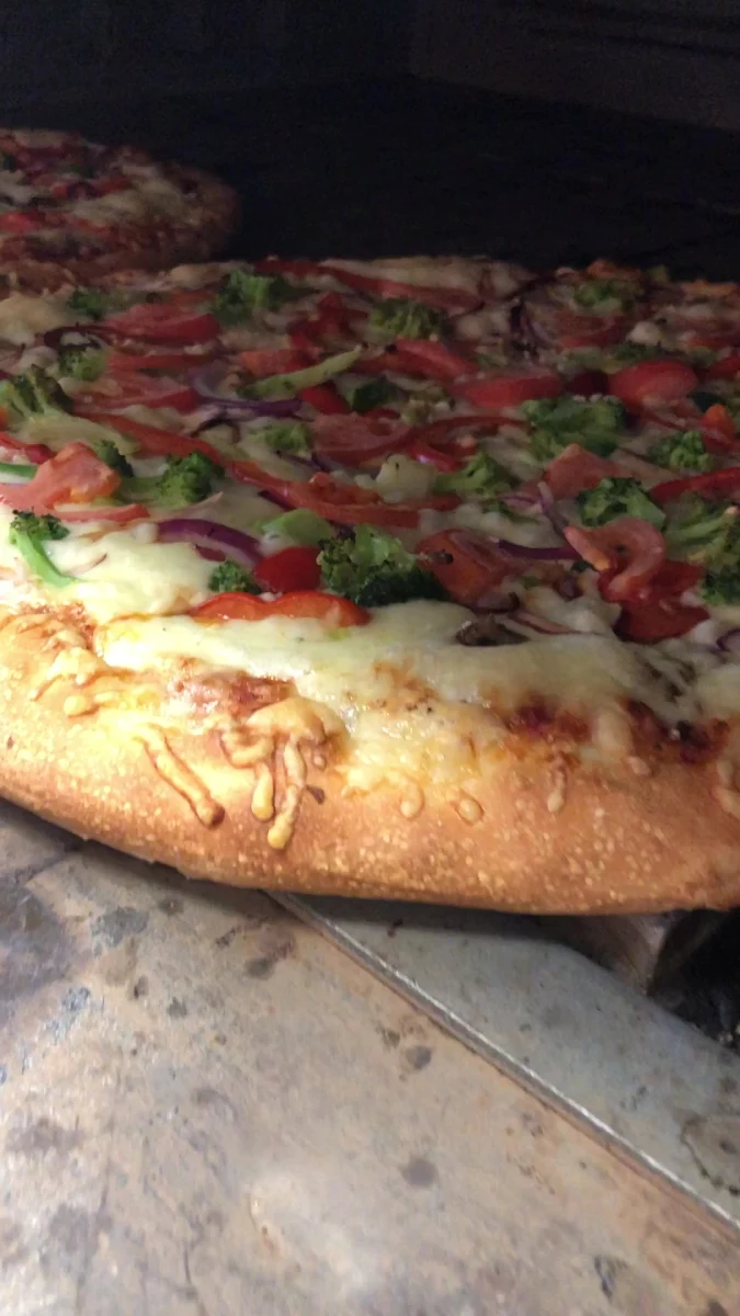 Food & drink, Original Willy's Pizza