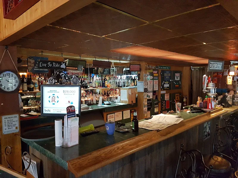 Falkland Pub