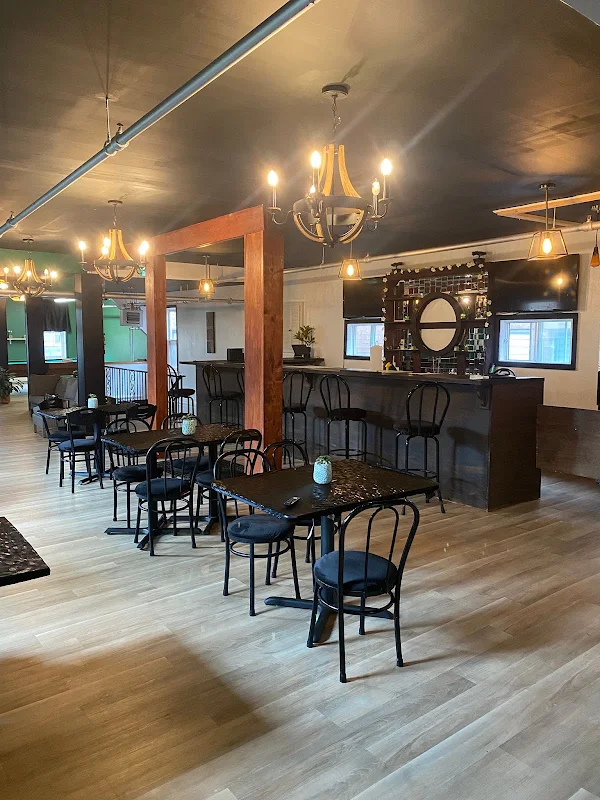 T's Kitchen & Lounge