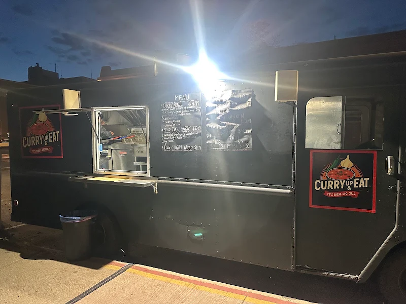 CURRY-UP & EAT