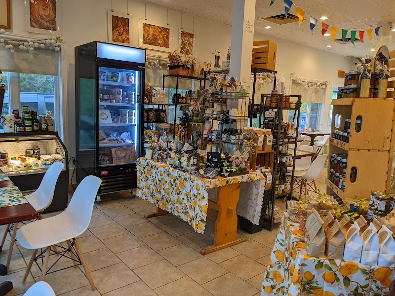 Chez Hippolyte Café & Boutique