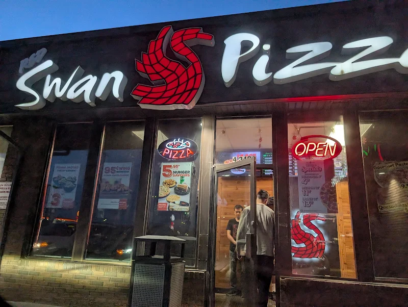 Red Swan Pizza - Saskatoon East