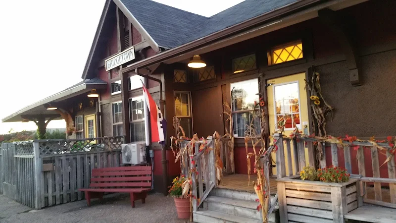 End of the Line Restaurant & Pub