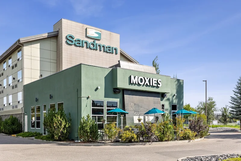 Moxies Deerfoot Meadows Restaurant