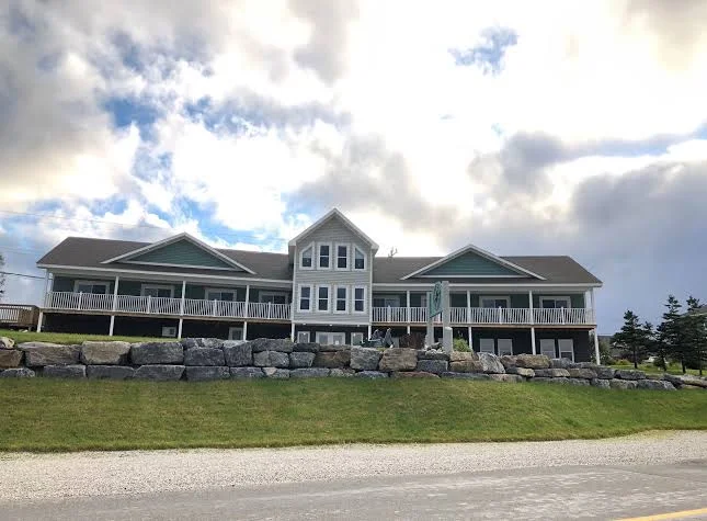 The Tides Inn