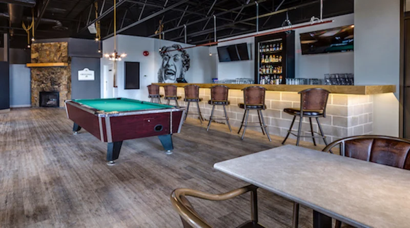 HI Bar