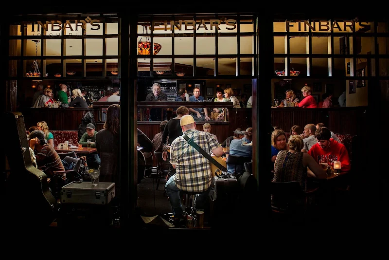 Finbar's Irish Pub
