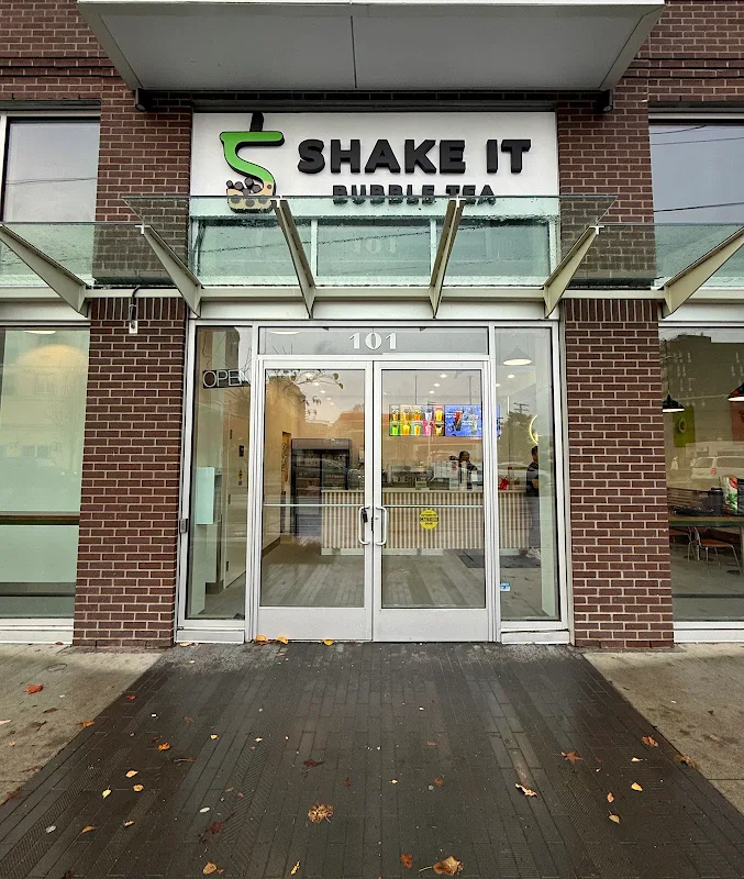 SHAKE IT Bubble Tea (UVic)