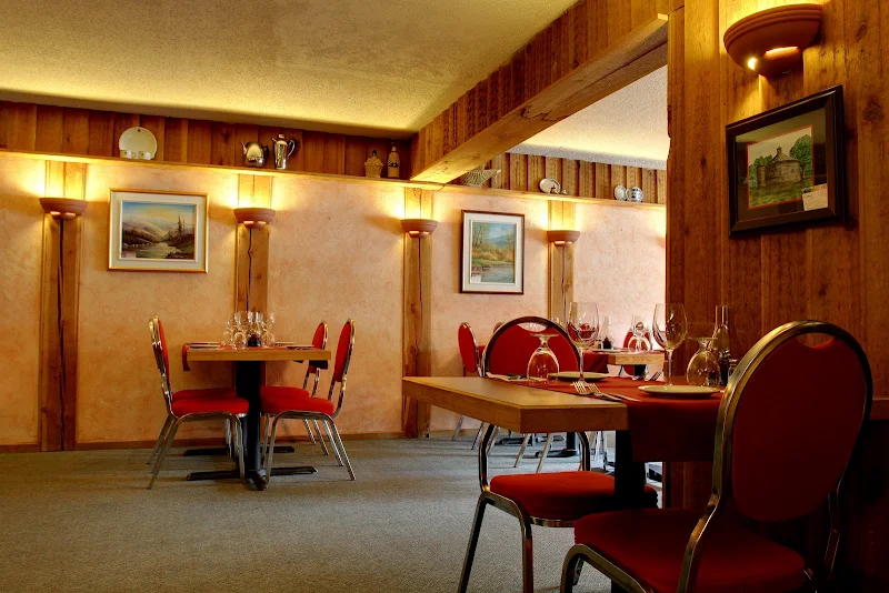 Benedict's Steakhouse & Tunnel Pub