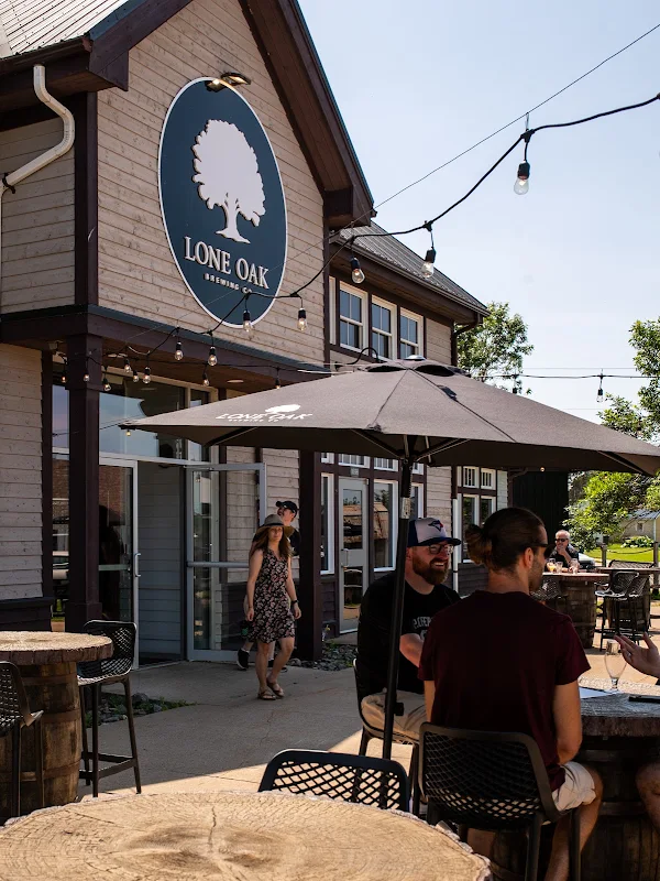 Lone Oak Restaurant, Taproom and Golf Simulator