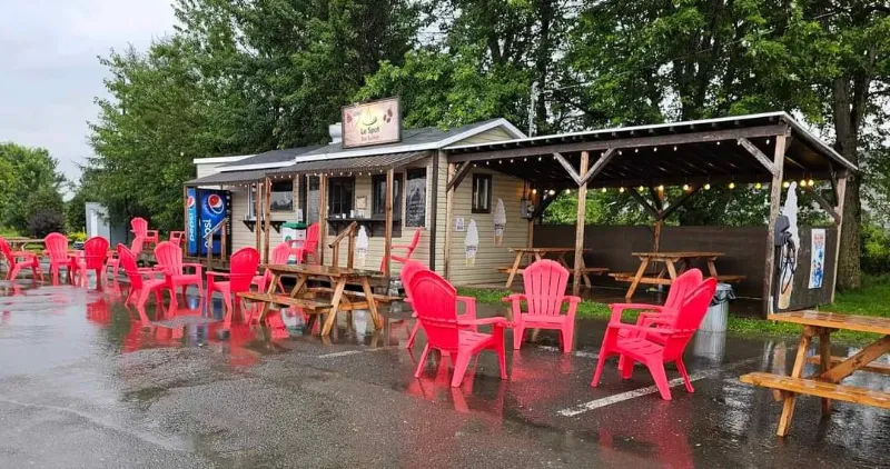 Casse-Croûte & Bar Laitier - Le Spot