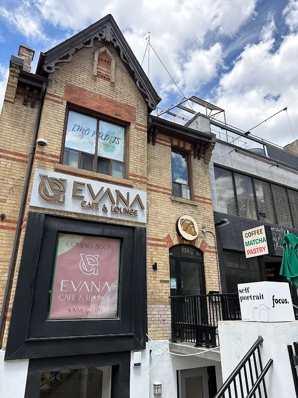Evana Cafe & Lounge
