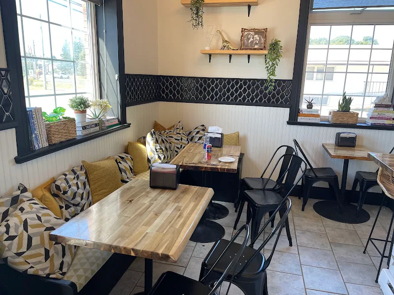 Alma Snackbar & Grocery