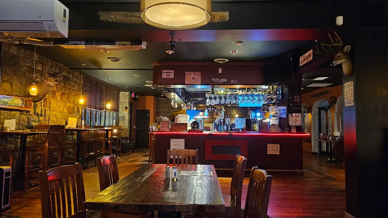 Bucksnort's Bar & Grill