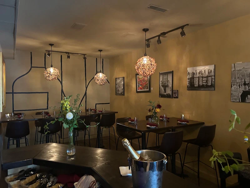 Tutt Street Tapas + Wine