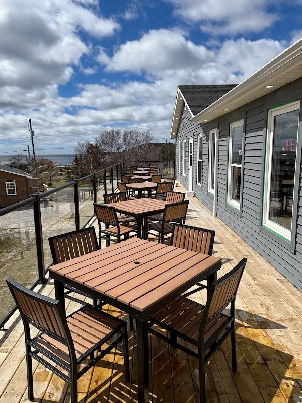 Buoy & Arrow-Restaurant & Suites