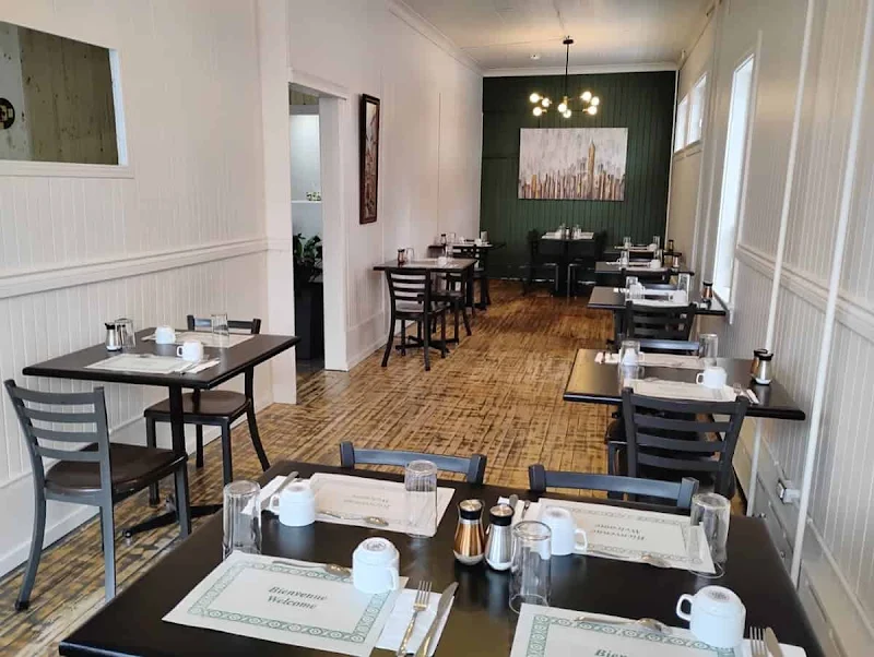 Le Bella Café