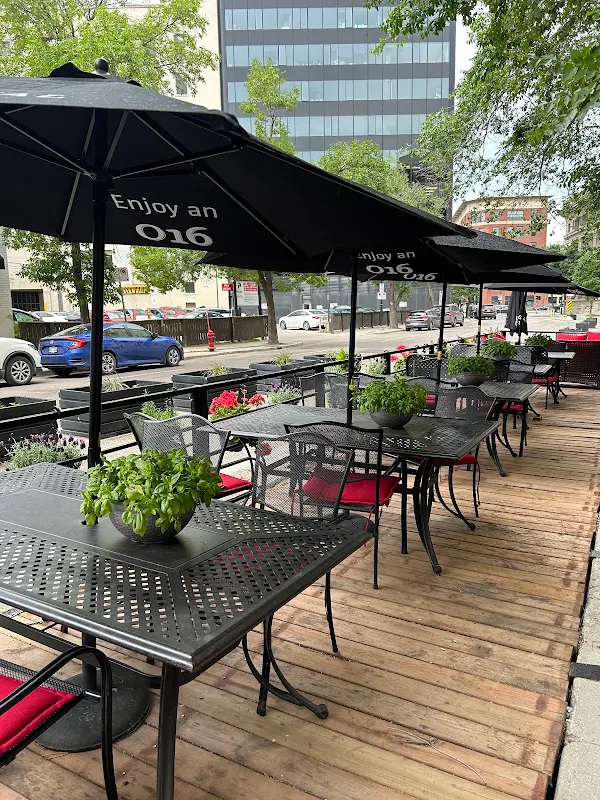 Hermanos Restaurant & Wine Bar