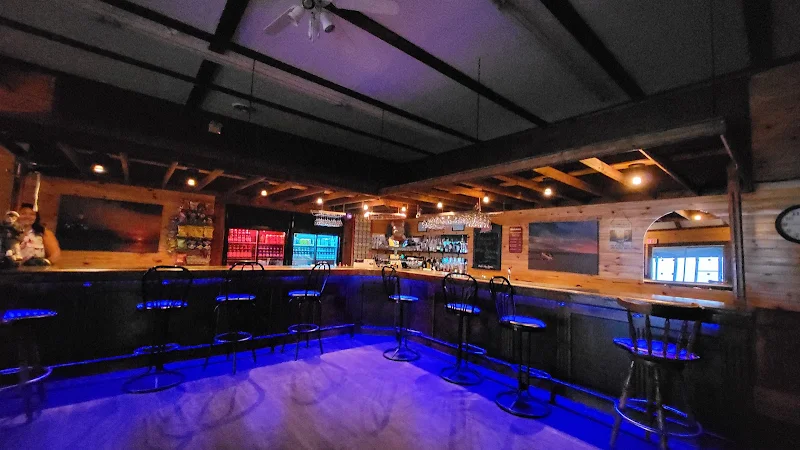 Au Bar Du Quai