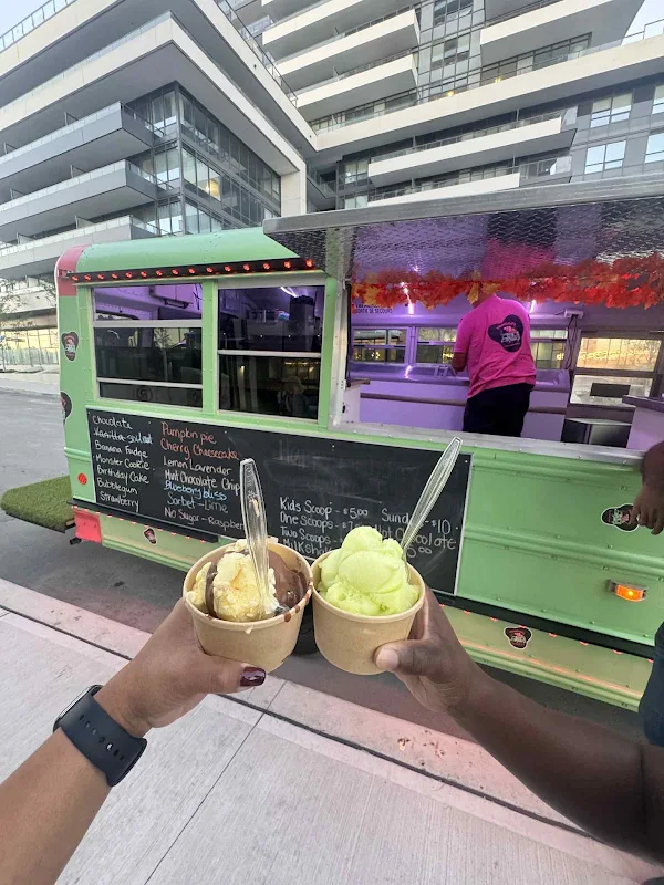 Mooo La La's Ice Cream Bus