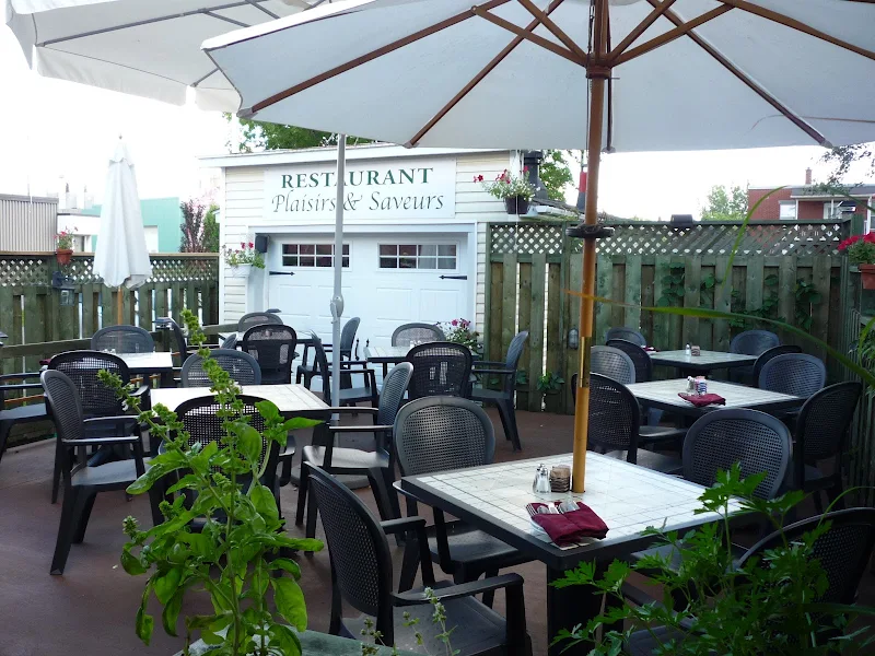 Restaurant Plaisirs et Saveurs Café Bistro
