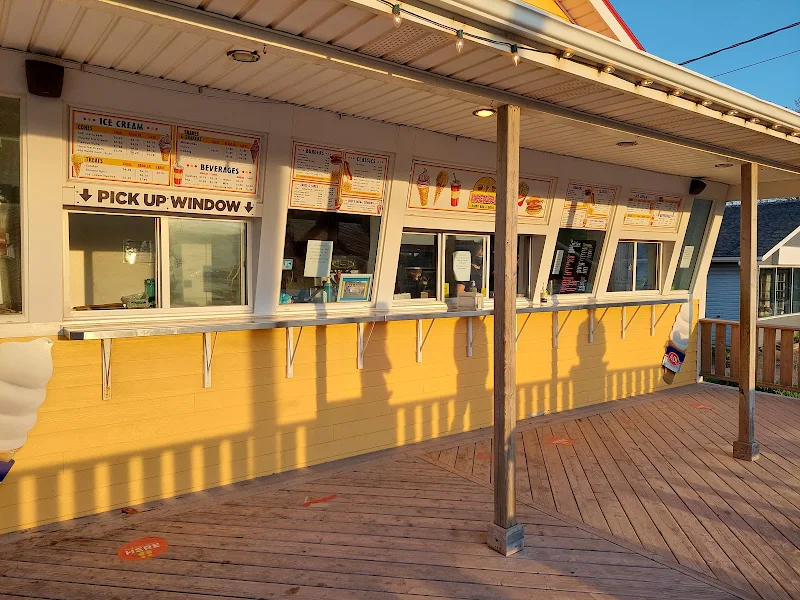 Daisy's Dairy Bar & Grill Cornwall