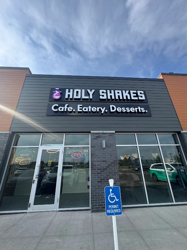 Holy Shakes Café. Desserts. Eatery.