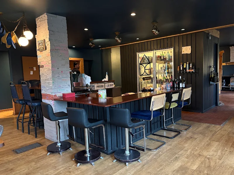 Dear Emma, pizza & wine Bar