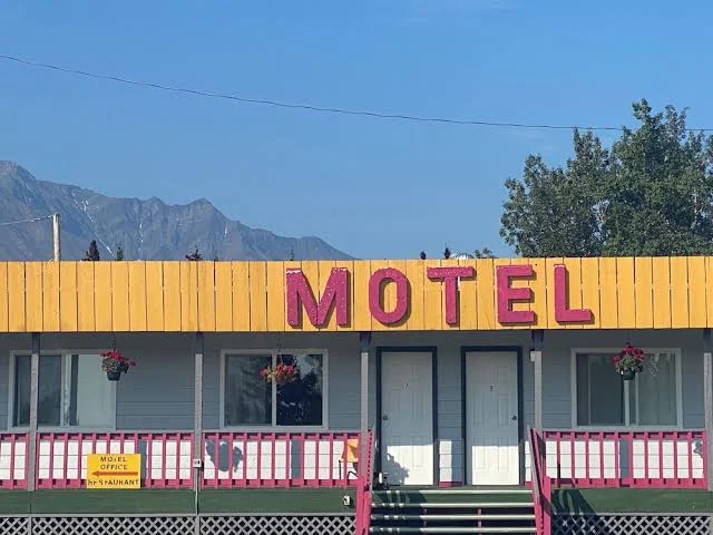Glacier View Inn