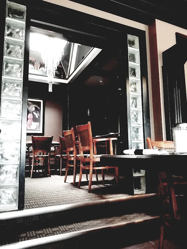 Mr Ribs Family Restaurant & Lounge