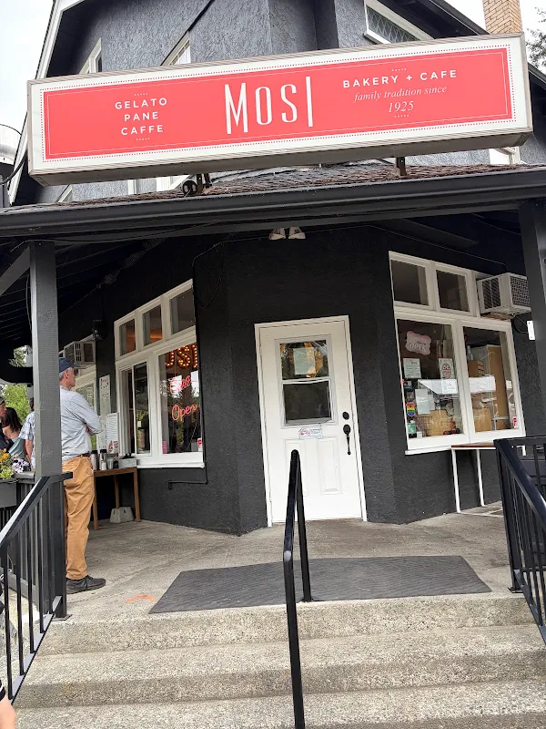 Mosi Bakery Cafe & Gelateria