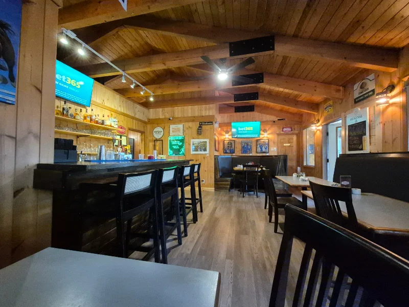 Hi-Point Restaurant & Lounge