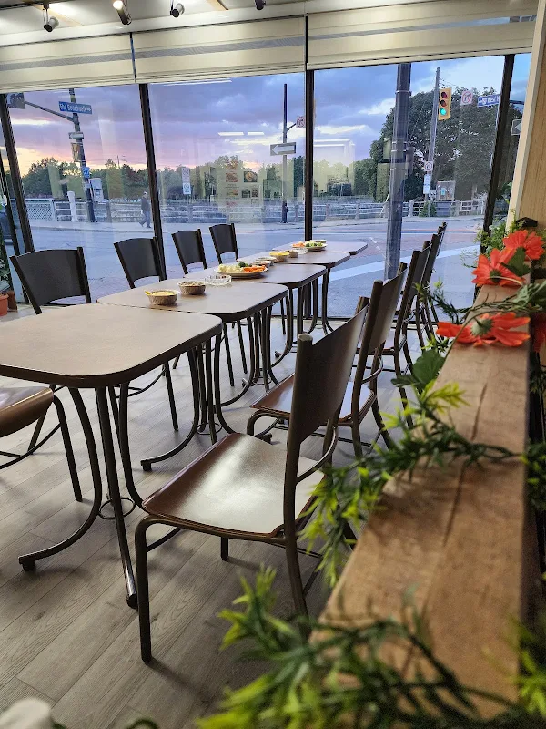 Canal View - Café & Restaurant