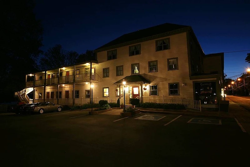 Lane's Privateer Inn & Restaurant