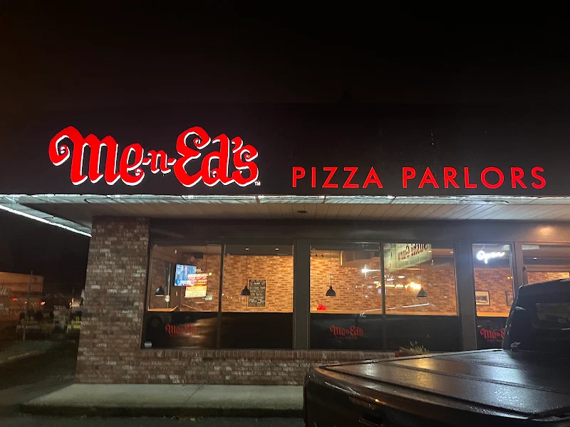 Me-n-Ed's Pizza Parlors