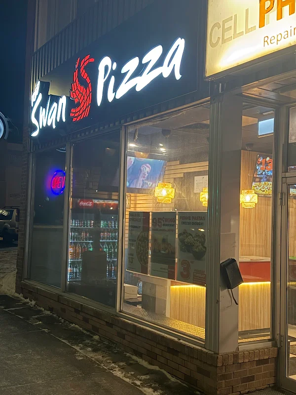 Red Swan Pizza - Saskatoon College Drive
